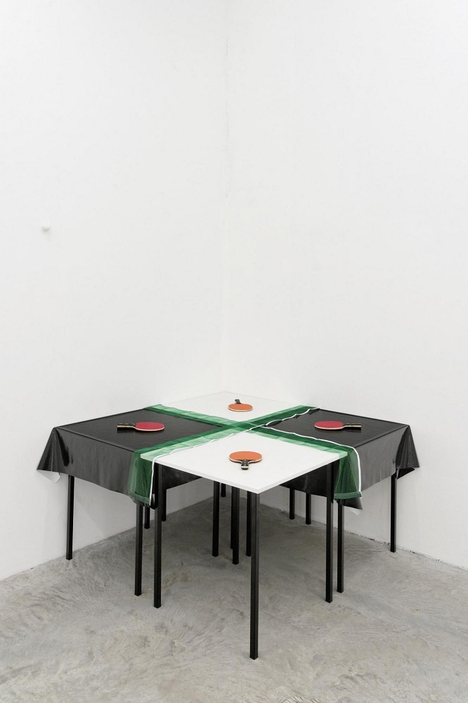 Ping-pong (U.F.O.), por Jullius Koller, de la galería parisina GB Agency.
