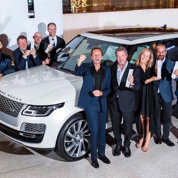 Land Rover premia a Ecoalf y la Fundación Loewe
