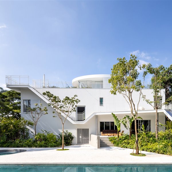 Piérdete entre las geometrías de esta casa brasileña 