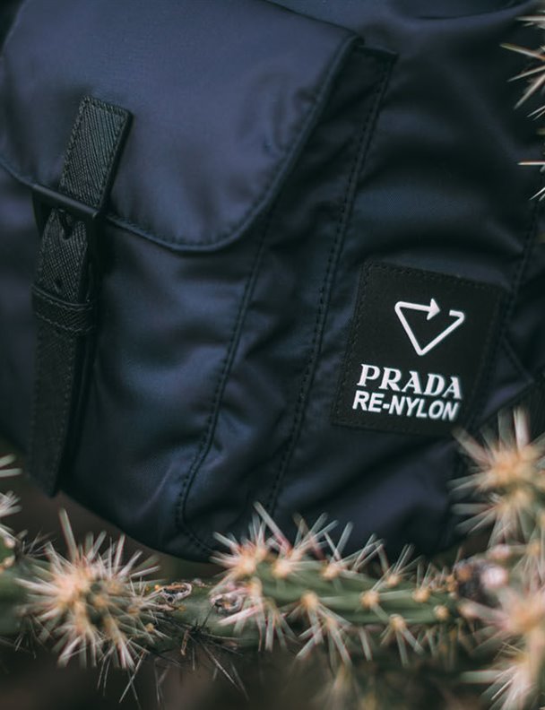 Tener un bolso de Prada 100% reciclable ya es posible