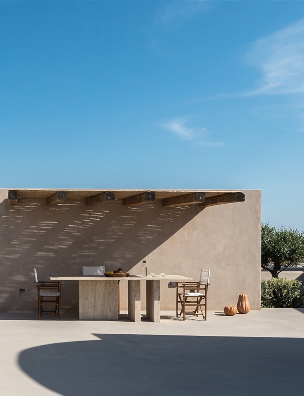 No todo son casas encaladas en Santorini