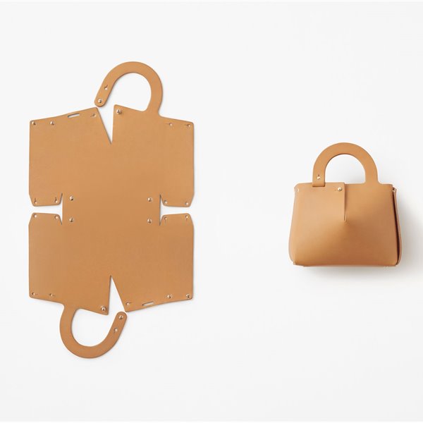 Este bolso diseñado por Nendo te dejará de una sola pieza