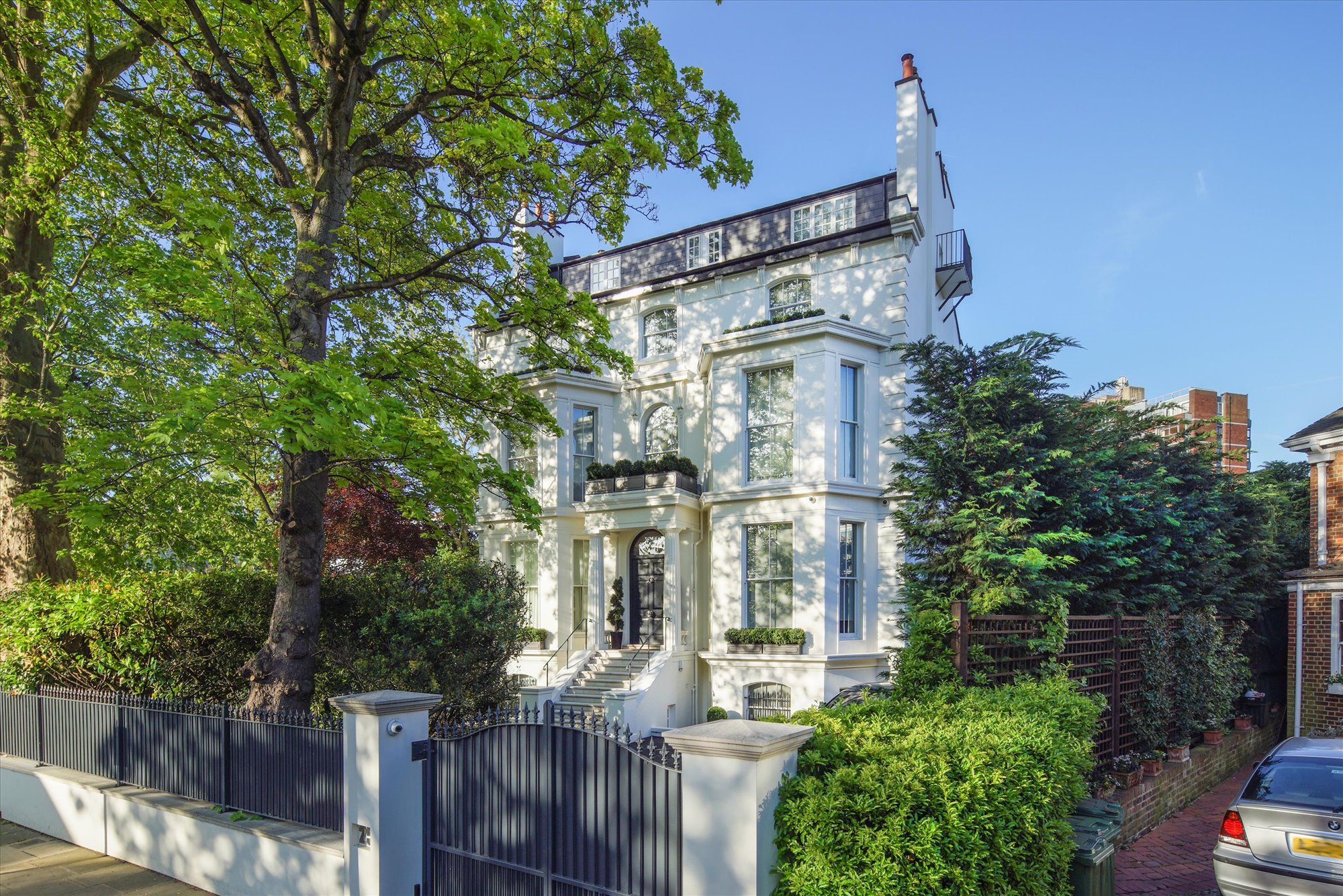 Casa blanca de estilo victoriano de Rihana en Londres