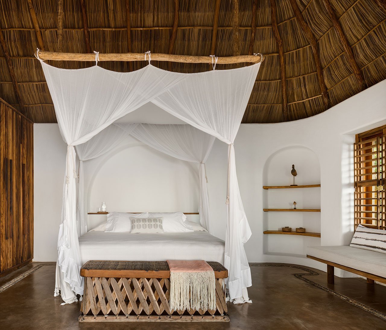 Hotel villa pelicanos en Mexico cama con dosel