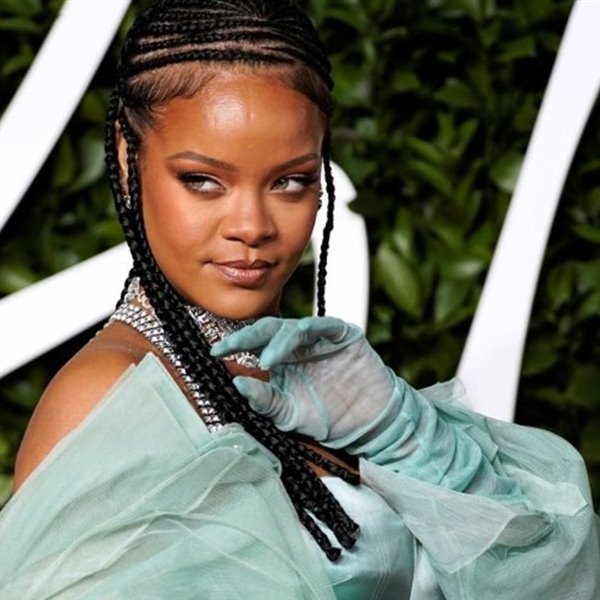 Rihanna se muda a una mansión en Beverly Hills de 13,8 millones de dólares