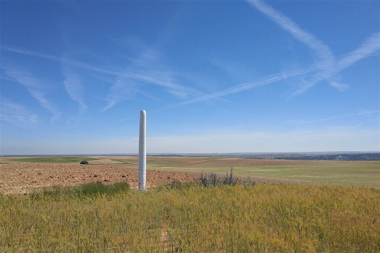 un aerogenerador que produce energía eólica sin aspas