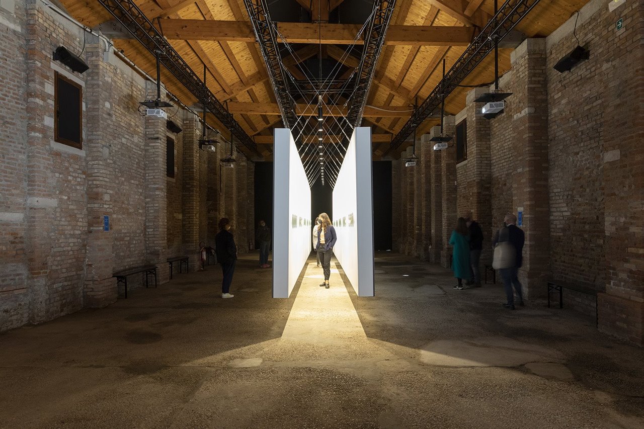 El pabellón catalán de la Biennale de Venecia 2021, una exposición comisariada por la arquitecta Olga Subirós.