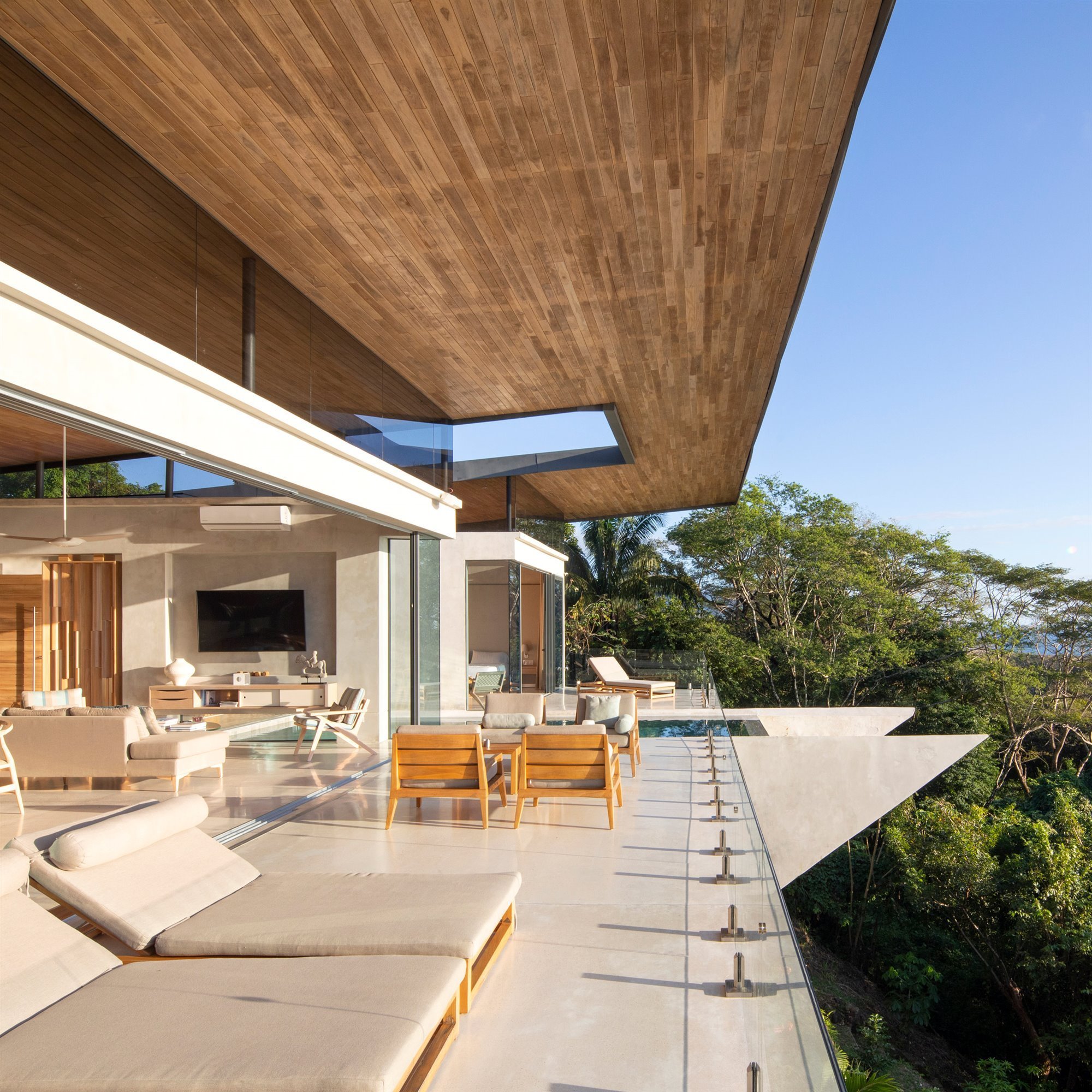casa-moderna-frente-a-la-playa-en-costa-rica-fachada-abierta-a-la-naturaleza 3bab042d 2000x2000