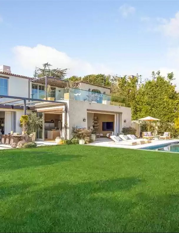 Michelle Pfeiffer quiere ganar dos millones de dólares con la venta de su casa en Pacific Palisades