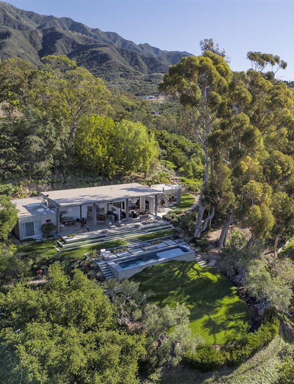 Entramos en la casa ultra-moderna de Natalie Portman en Montecito 