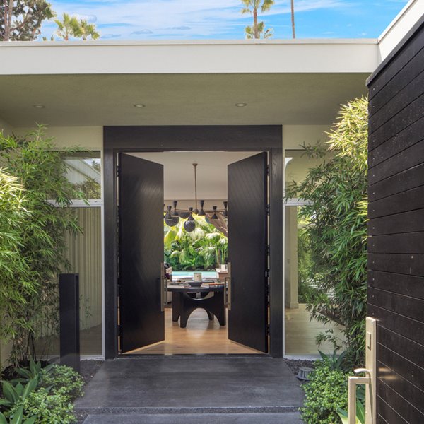 El cofundador de WhattsApp Jan Koum compra la casa de Cindy Crawford en Beverly Hills