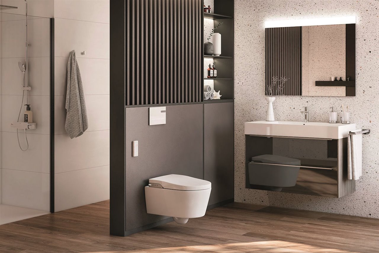 El auge de los denominados Smart Toilets, que combinan inodoro y bidé, es la respuesta a una sociedad cada vez más comprometida con la salud y el cuidado personal. Modelo In-Wash, de Roca.