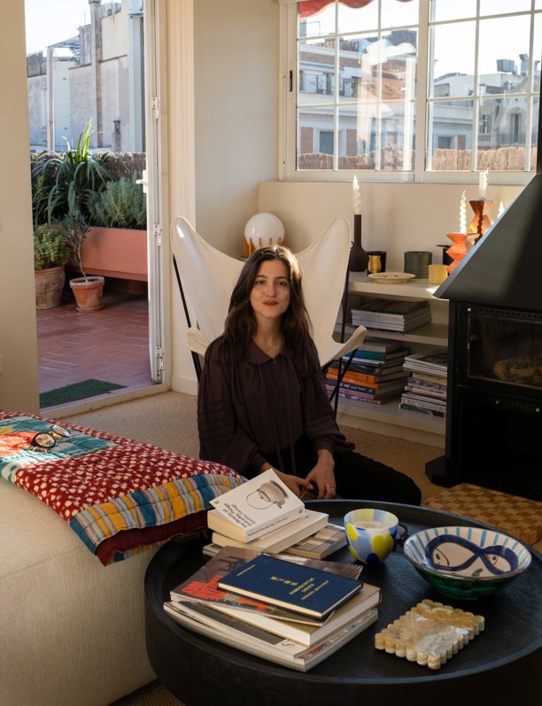 Atemporal, bohemia y cálida: así es la casa de Helena Agustí en Barcelona
