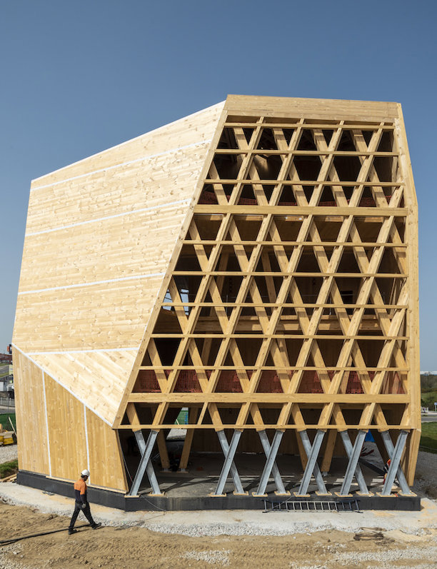 El primer edificio prefabricado de madera sostenible certificado en España está en Lugo