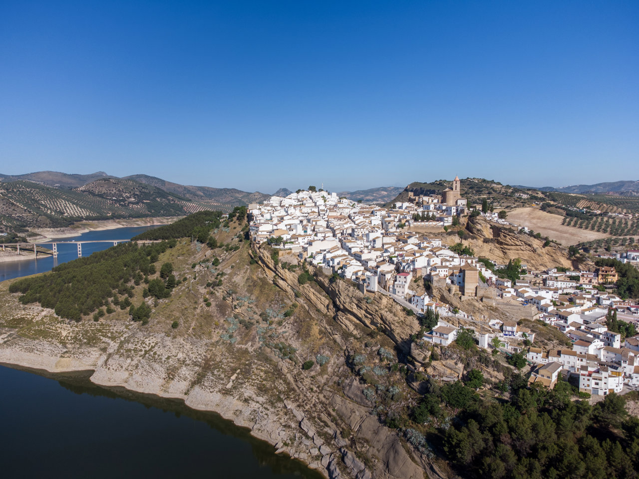 Pueblo de Iznájar, en Andalucía