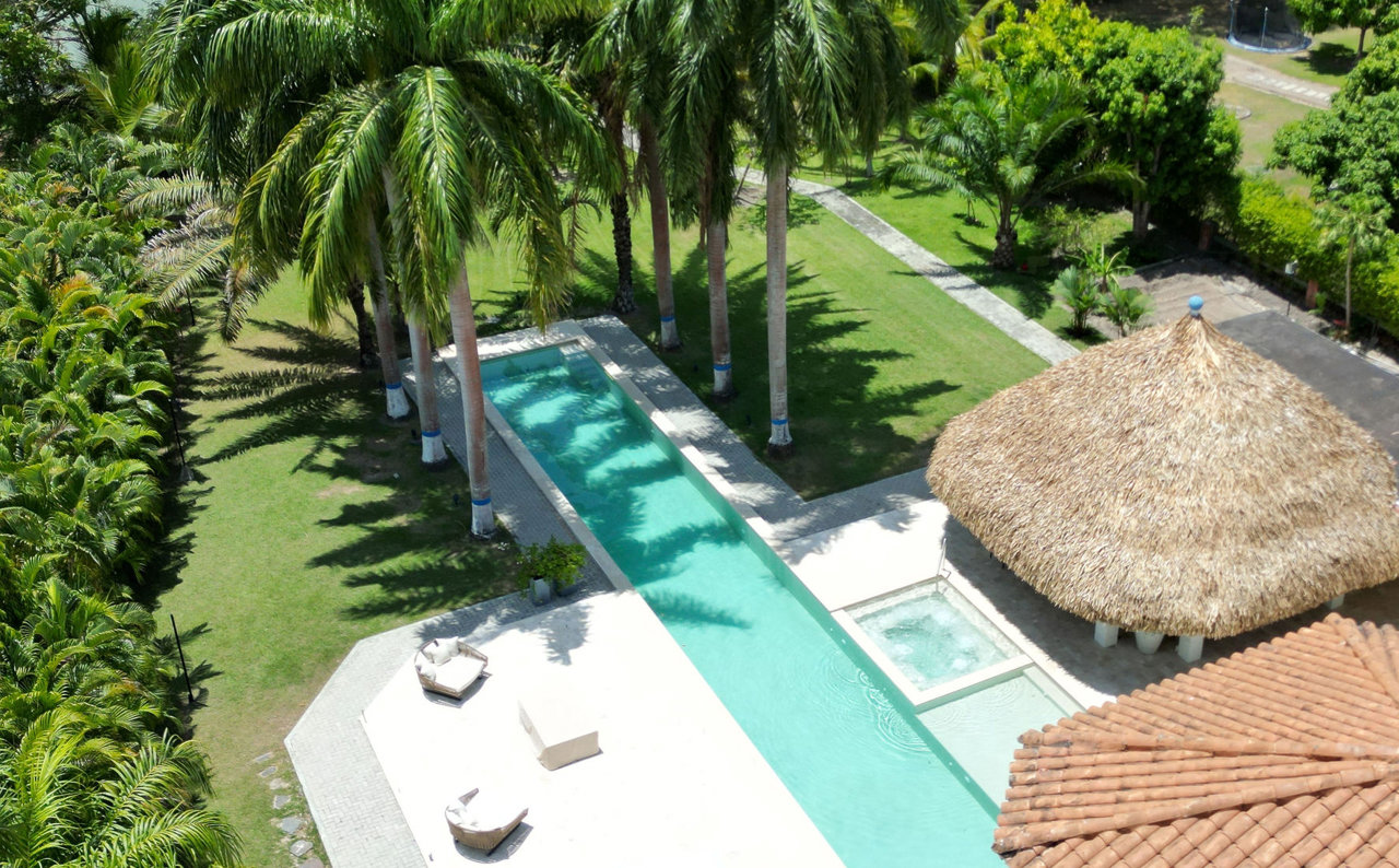 El verano se puede hacer largo sin echar unos largos en una piscina como esta, en Panamá.