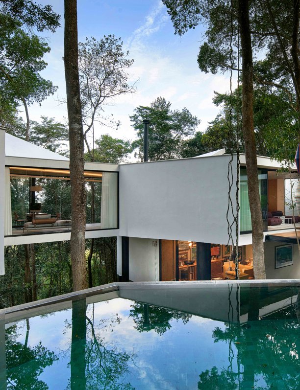 Esta casa del árbol no es como las demás: arquitectura al servicio del terreno 