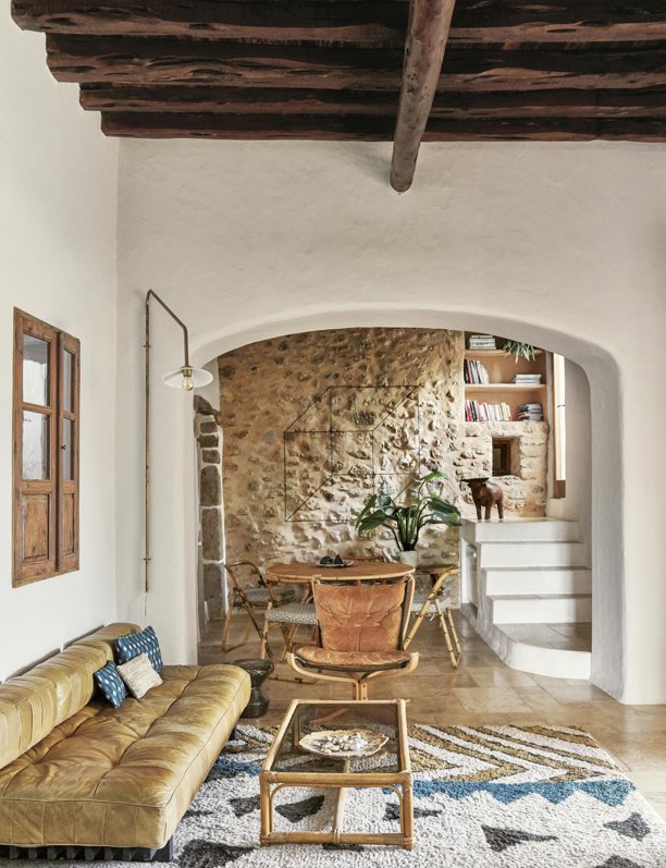 Así es la moderna y nueva vida de una finca rústica de 200 años en Ibiza 