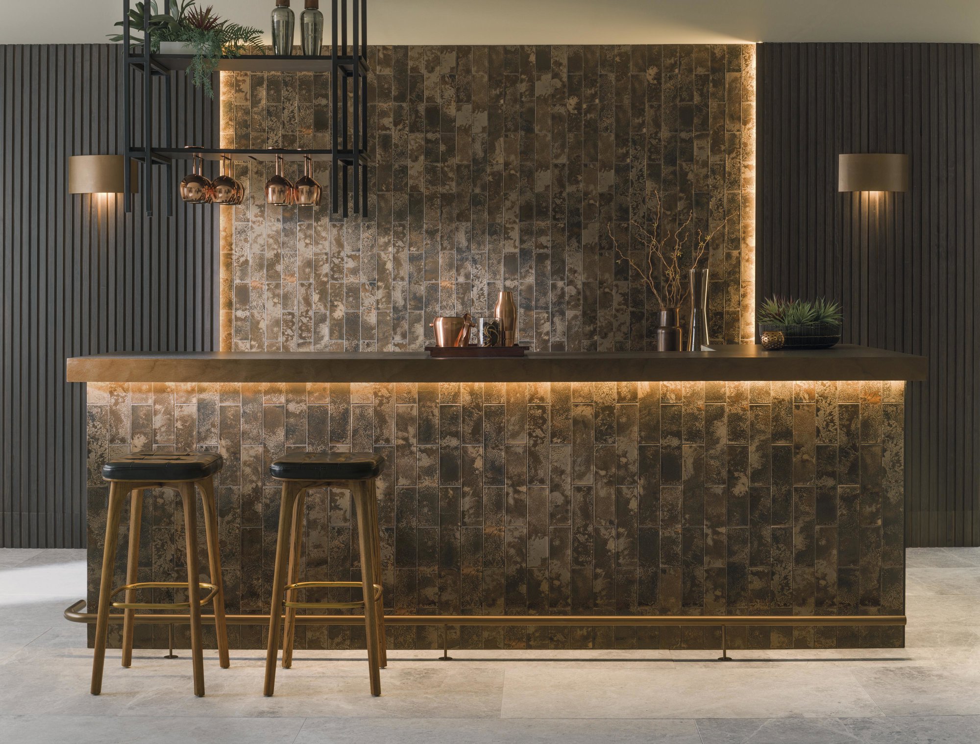 Ceramica Nebula Brown+Split Totem Dark+Marmol Aston Pulido Antic Colonial Porcelanosa 1