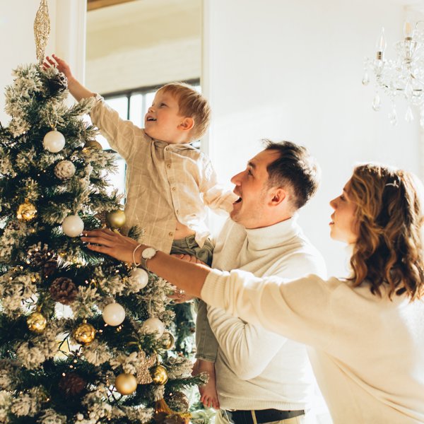 5 errores imperdonables que cometes al decorar el árbol de Navidad: ¡ponles solución!