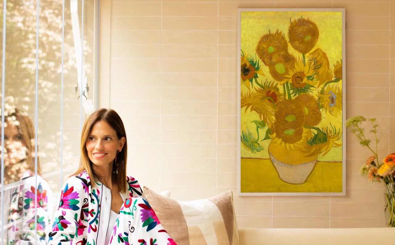 The Frame Samsung con Los Girasoles de Van Gogh en la terraza de Miriam Alía