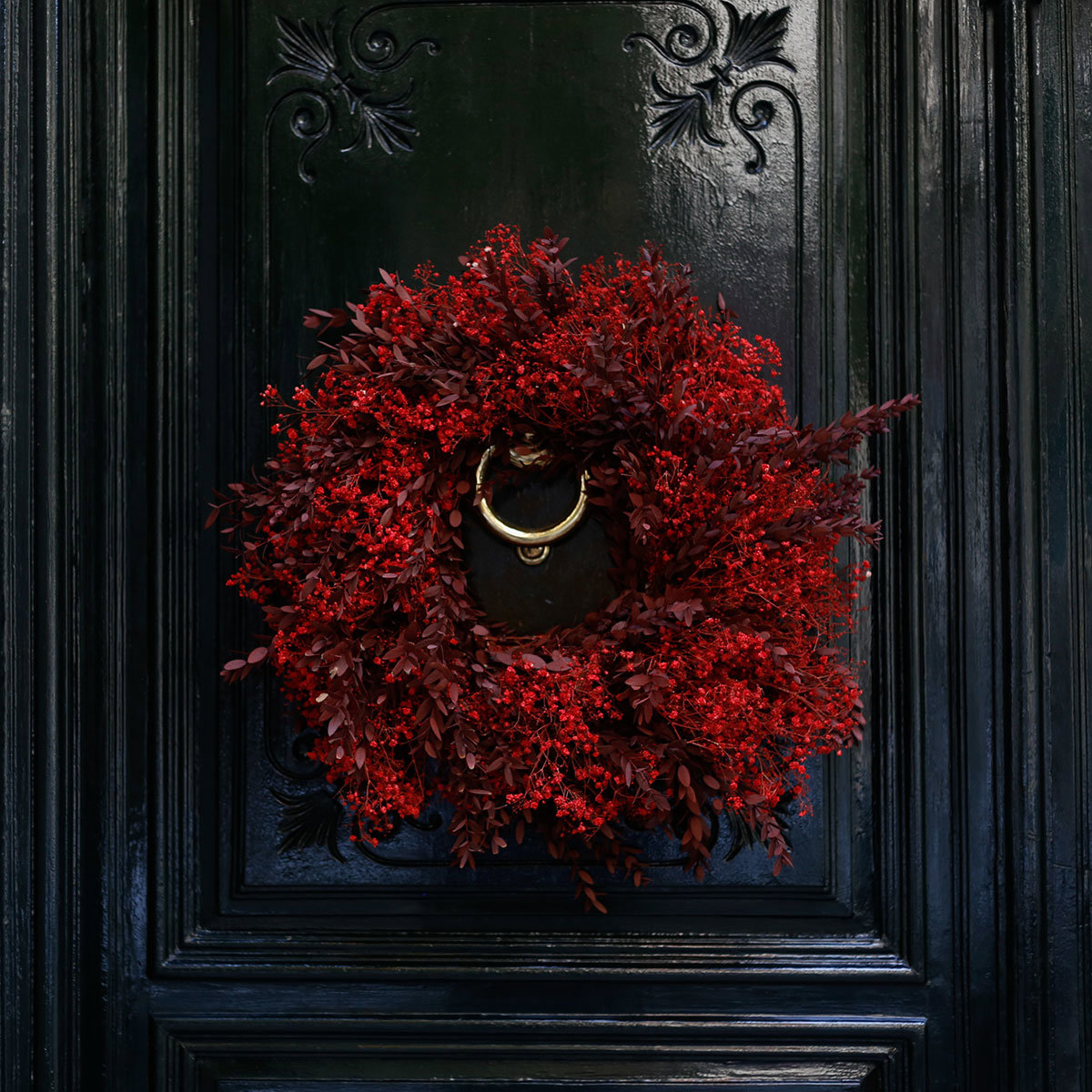 corona adviento eucalipto y paniculata puerta negra