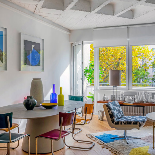 Apartamento de Mikel Irastorza en Berlín: una oda al color y a la mezcla.