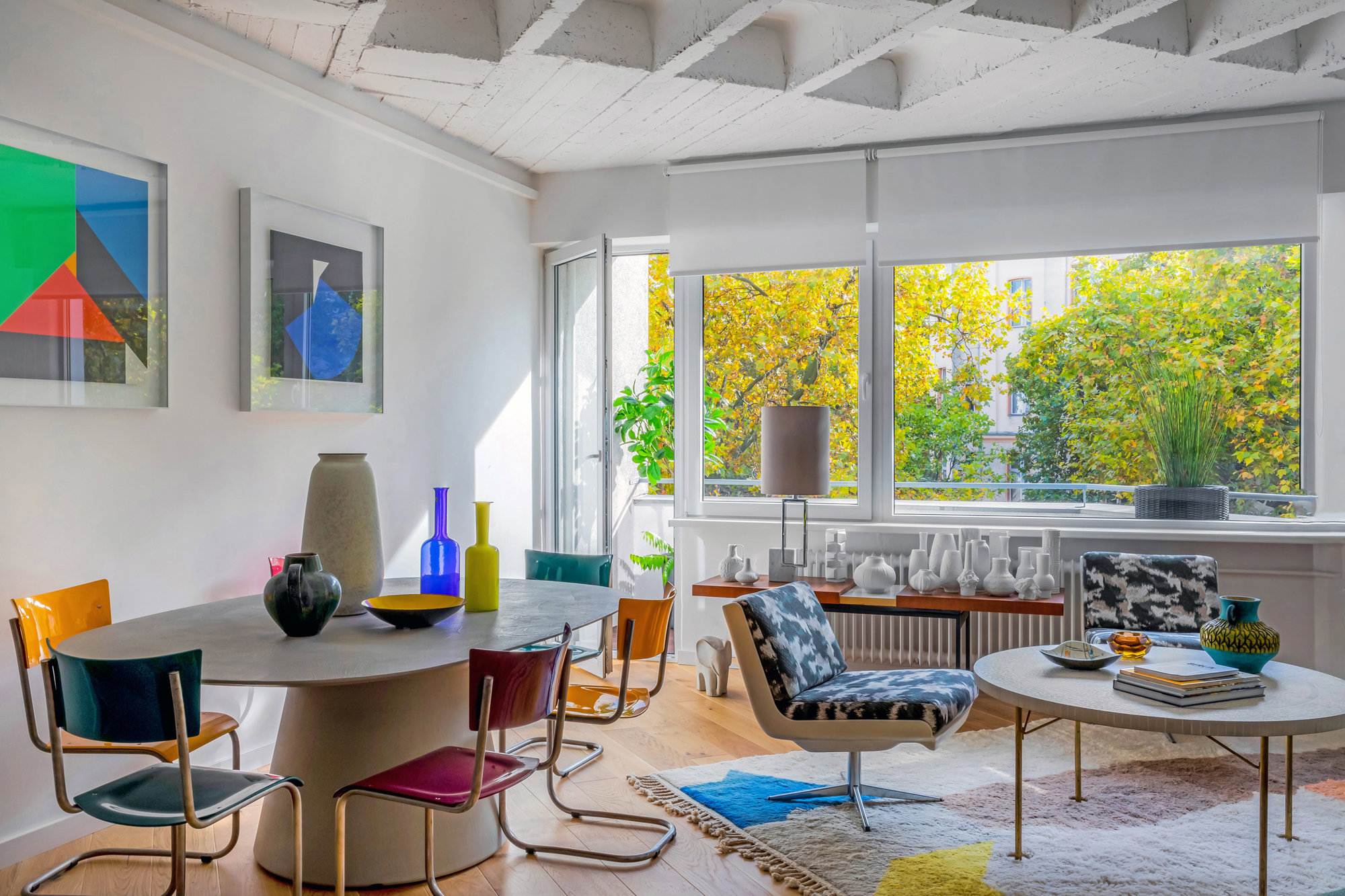 Apartamento de Mikel Irastorza en Berlín: una oda al color y a la mezcla.