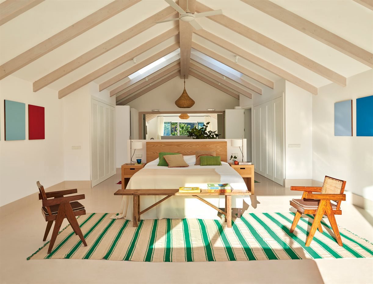 Dormitorio moderno buhardilla colorido Valenti´n de Madariaga