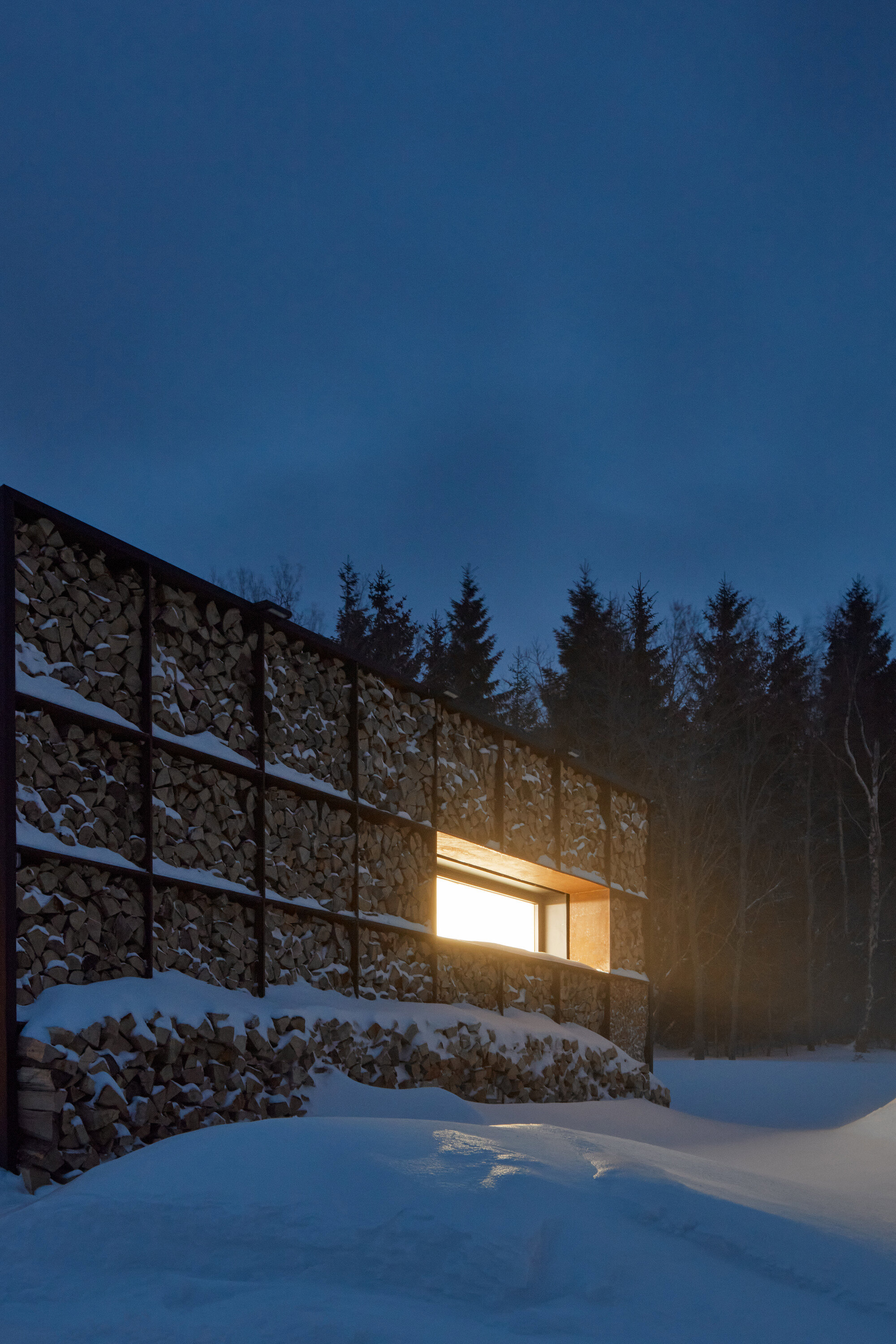 vistas de noche de un Refugio de invierno ADR Formafatal en República Checa