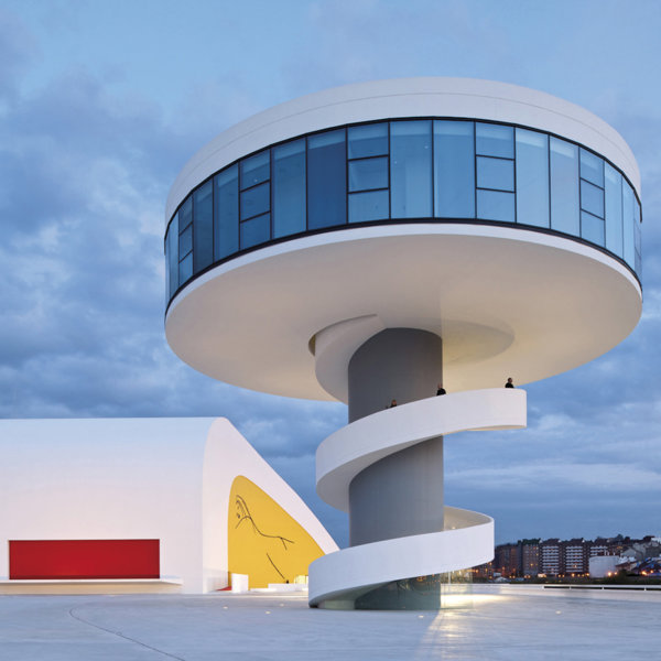 Centro Cultural Internacional Oscar Niemeyer en Avilés, Asturias (2011), el único proyecto del arquitecto brasileño en España.