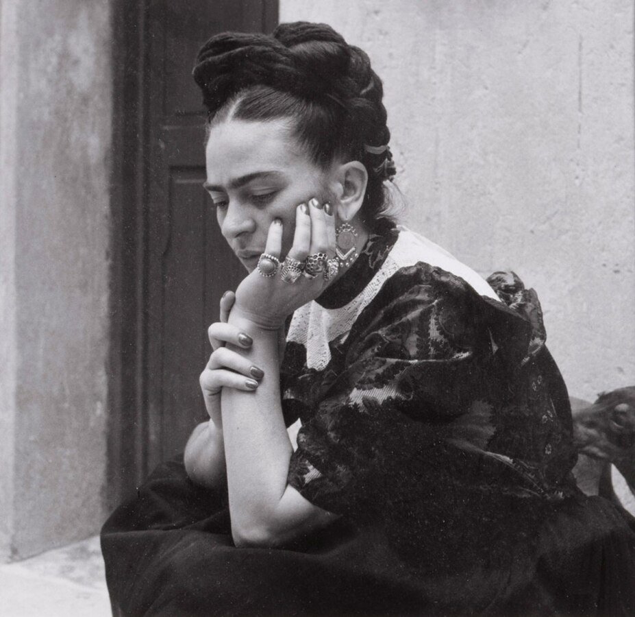 Frida Kahlo, ca  1944, de la colección Colección Manuel Álvarez Bravo