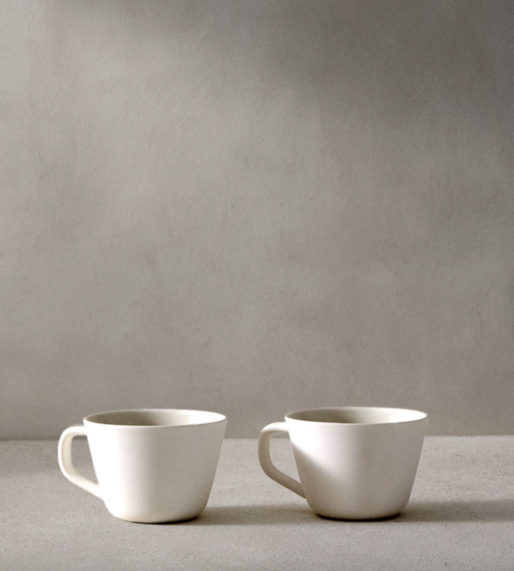 Tazas de café de porcelana con asa de Zara Home.