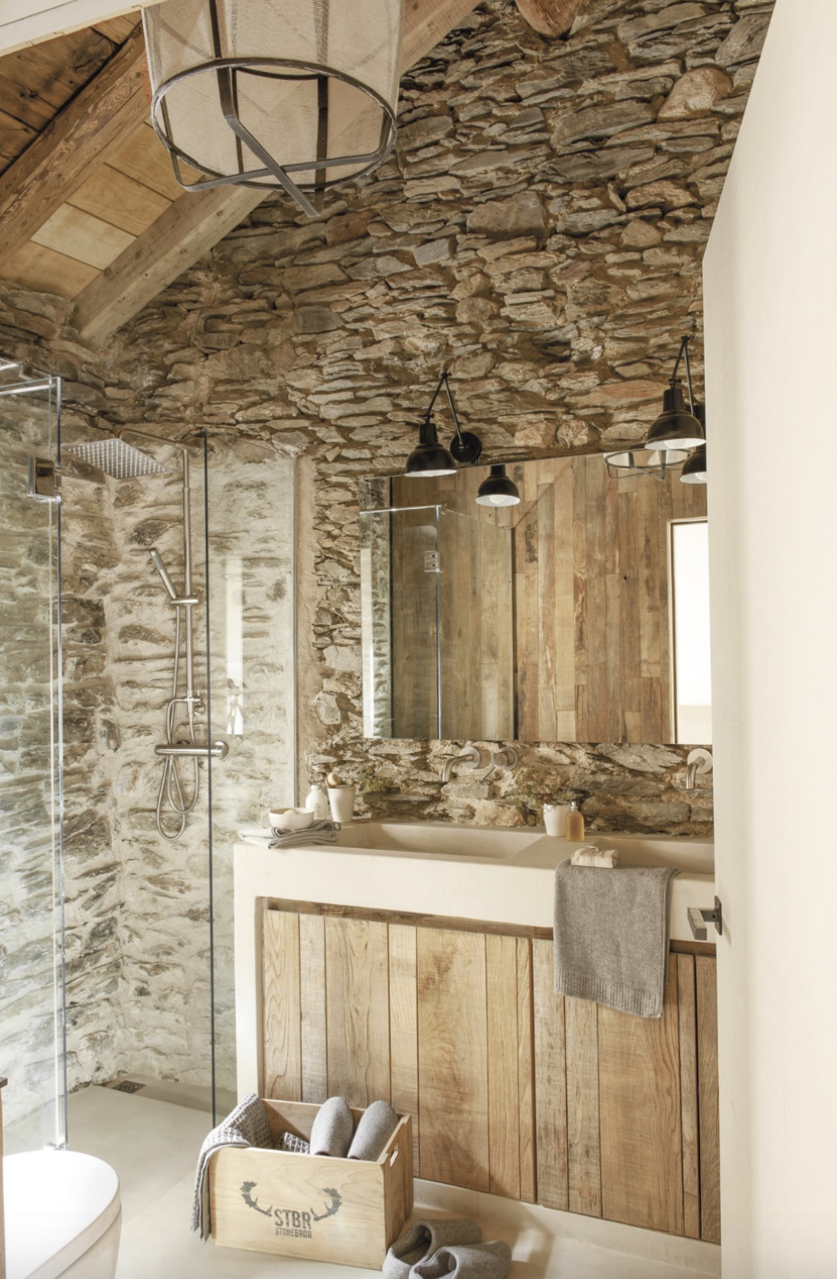 baños de piedra y madera