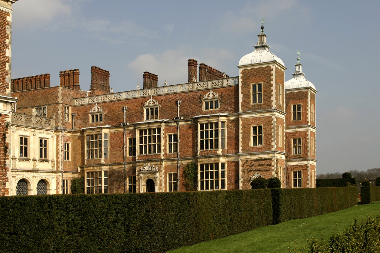 Vistas de la fachada de la mansión gregoriana, en Hertfordshire