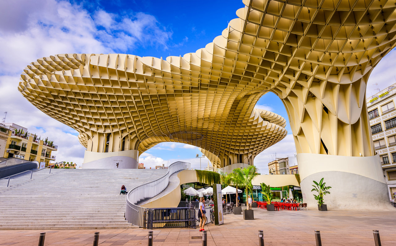 Metropol Parasol, del arquitecto alemán Jürgen Mayer, en la Plaza de la Encarnación de Sevilla.