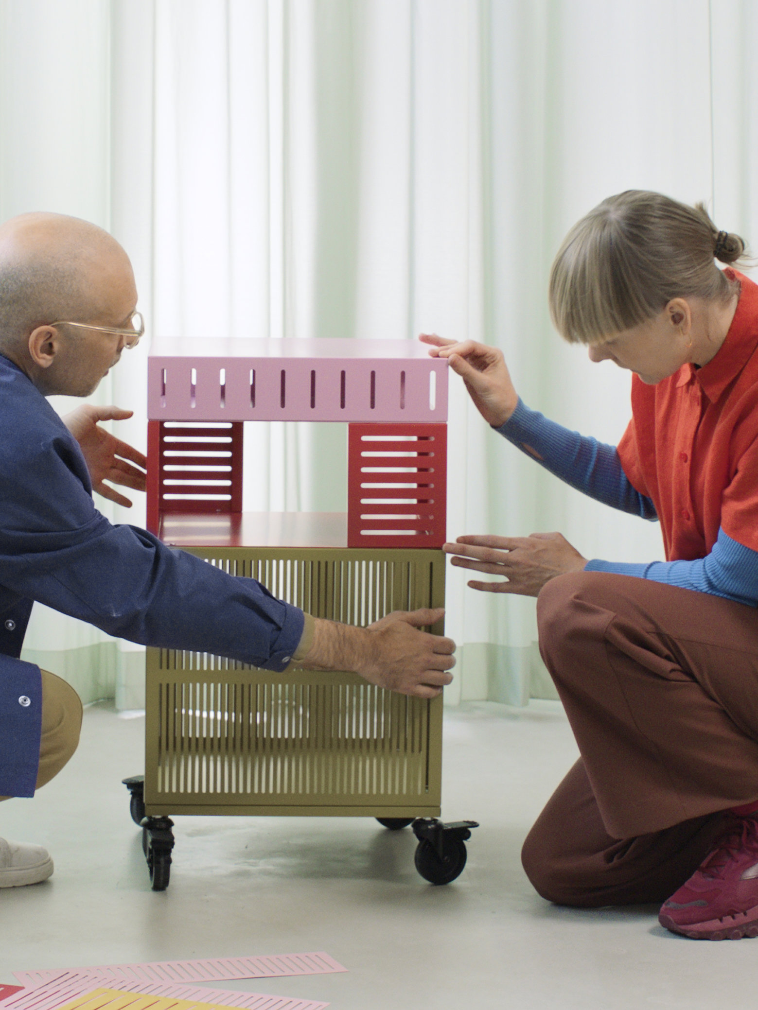 El dúo holandés Raw Color ha colaborado con Ikea en el diseño de la colección Tesammans.
