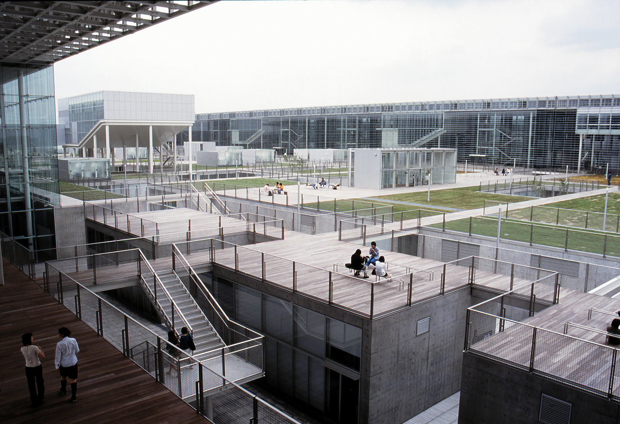 Universidad de la prefectura de Saitama (Koshigaya, Japón 1999).