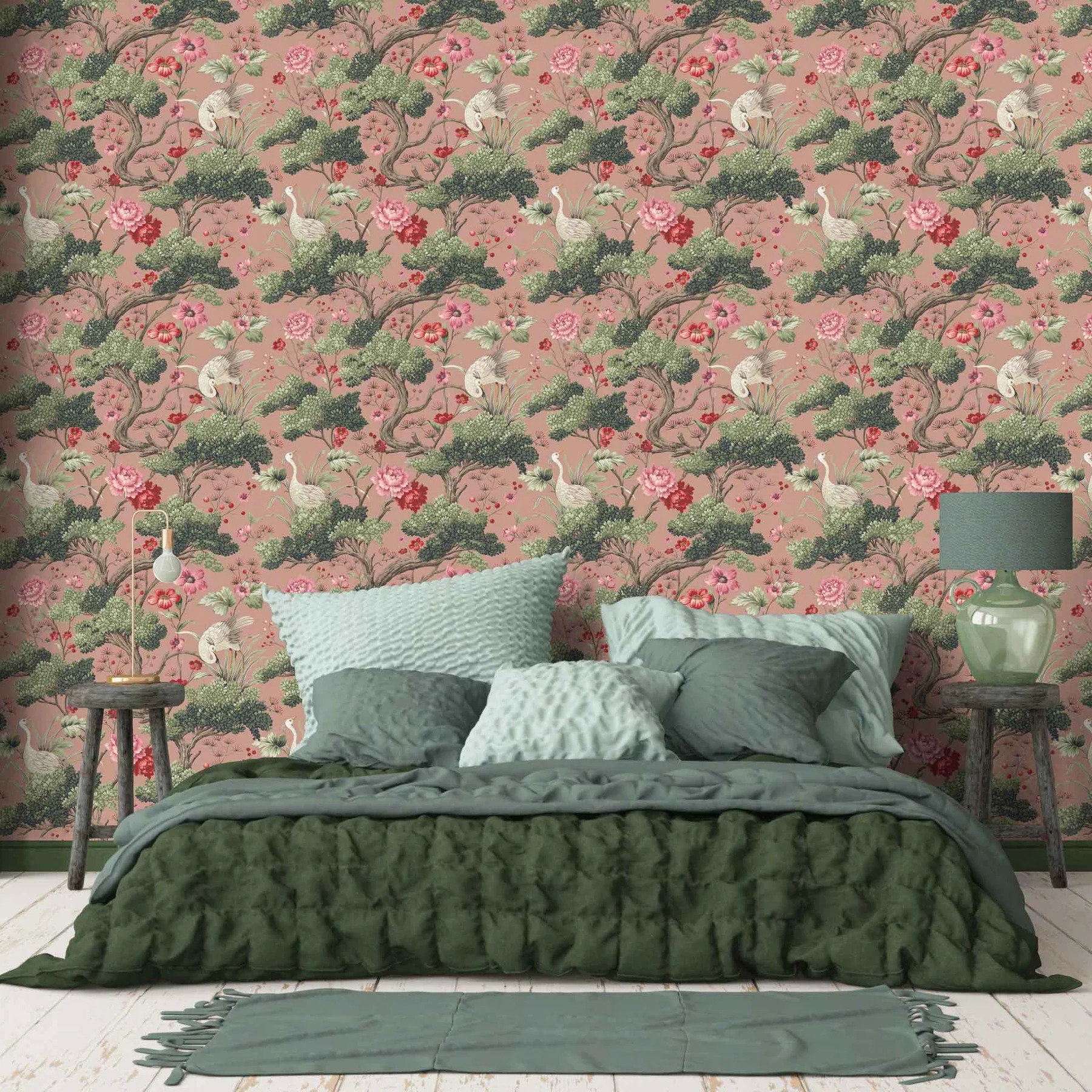 dormitorio con papel pintado de pájaros rosa y verde