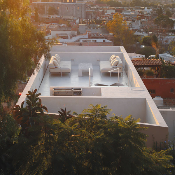 Terrazas minimalistas: el MENOS ES MÁS se toma los espacios exteriores y estas 7 FOTOS lo demuestran