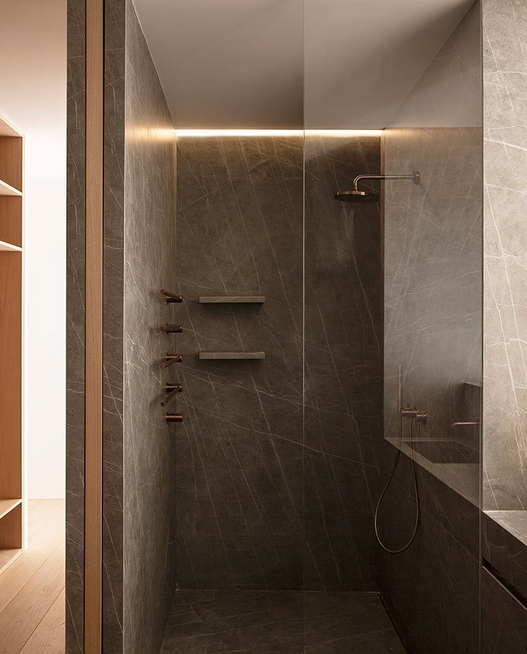 cuarto de baño en gris piedra 