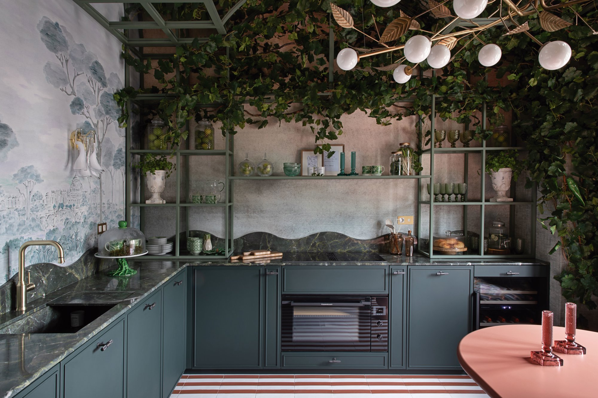 Cocina naturaleza azul pared de papel mesa rosa