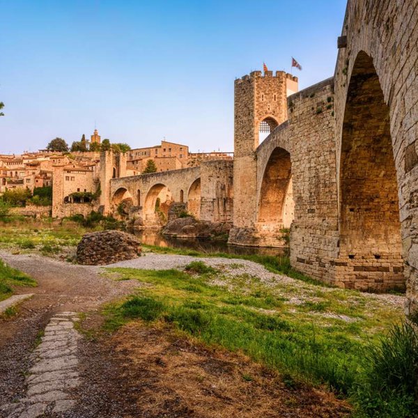 Según National Geographic, este es el pueblo más bonito de España para visitar en mayo (y su encanto medieval te dejará sin palabras)