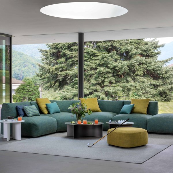 El sofá modular que abraza la curva y que querrás tanto en el interior como en el exterior de tu casa