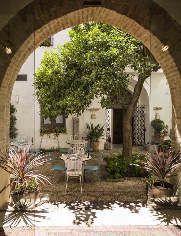 7 ideas (Y FOTOS) para crear un patio andaluz en tu casa, aunque no vivas en un cortijo