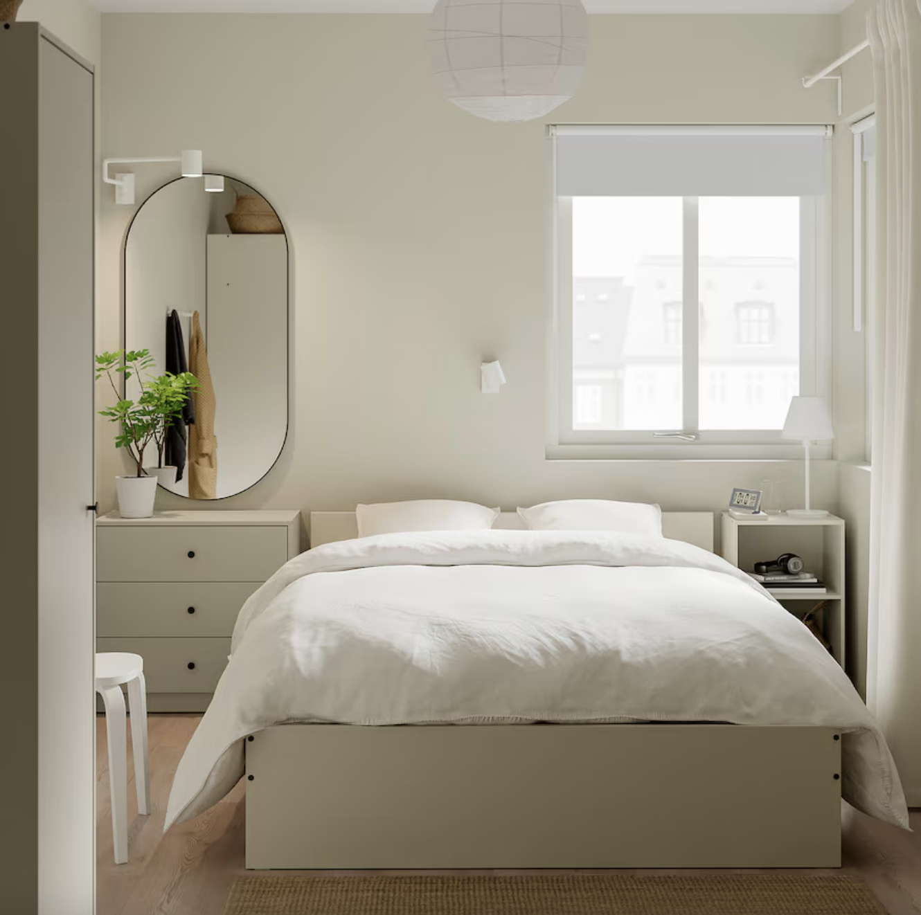 Los accesorios perfectos para dormitorios con paredes blancas.