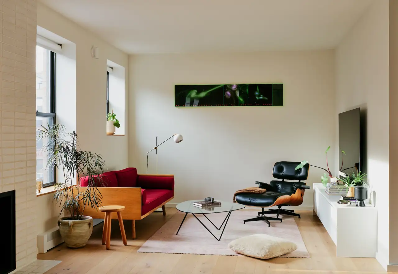 El funcional y estiloso apartamento en Brooklyn que podría haber salido en una novela de Paul Auster