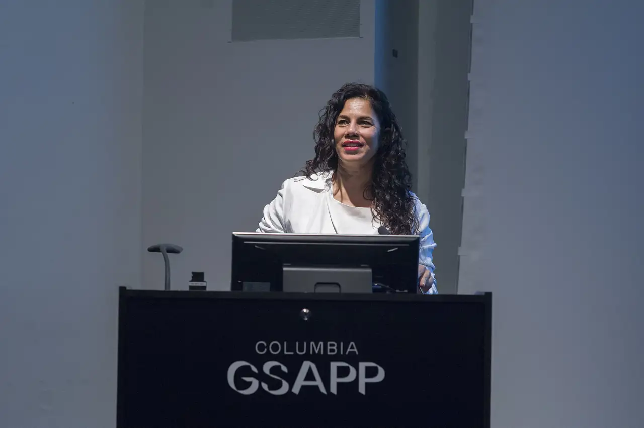 Anupama Kundoo en la Universidad de Columbia en 2016