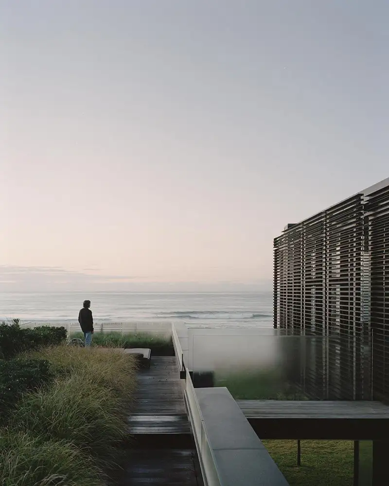 pasarela en una casa de playa