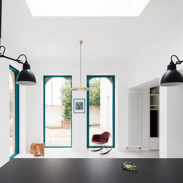 Marcos y carpinterías de ventanas de colores: por qué y cómo practicar esta nueva tendencia